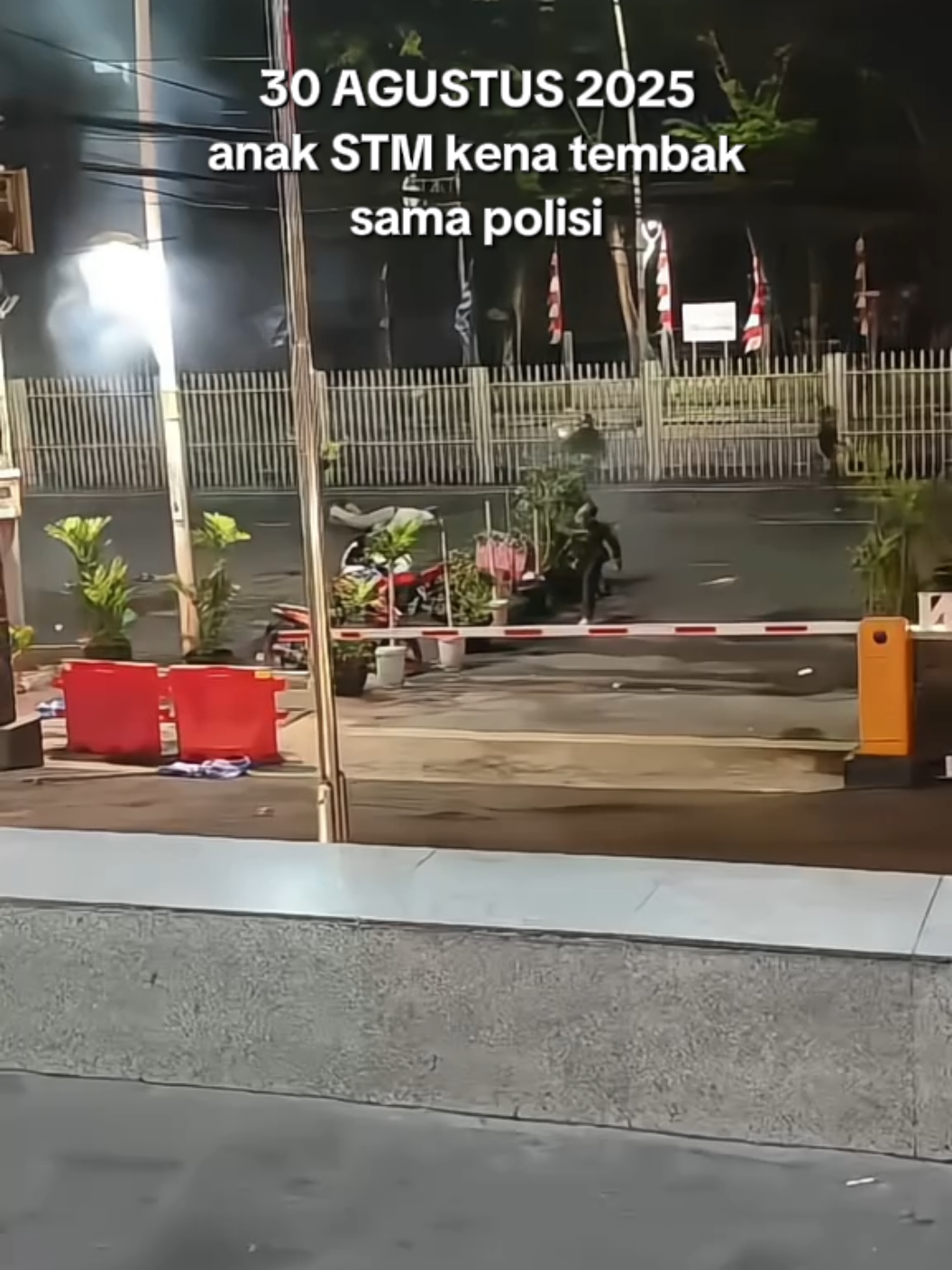 zona merah❗❗ please back to go home🙏🏻🙏🏻 #demo2025 #1312 #jakarta #acab #tembakmasal 