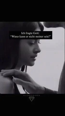 Du verstehst es einfach nicht.  Es hat sich doch so richtig angefühlt...  Euer Kennenlernen hatte dieses seltene Funkeln. Seine Worte klangen wie Musik in deinem Herzen und in deinen Gedanken warst du schon weiter.  Du hattest ihn schon an deiner Seite gesehen - beim Frühstück am Sonntag, beim Einschlafen, bei Urlaubsplanungen...  Und trotzdem klappt es nicht.  Da sind die nicht geplanten Treffen, worauf man voller Sehnsucht gewartet hat, plötzlich wirst du krank, brauchst jemanden zum Reden oder Zuhören.... Alles steht wie unter einem seltsamen Schatten. Als würde das Leben sagen: ,,Nicht jetzt. Nicht er'' Und du sitzt da, mit einem schweren Herzen und fragst dich im Stillen: ,,Warum kann es nicht einfach klappen?