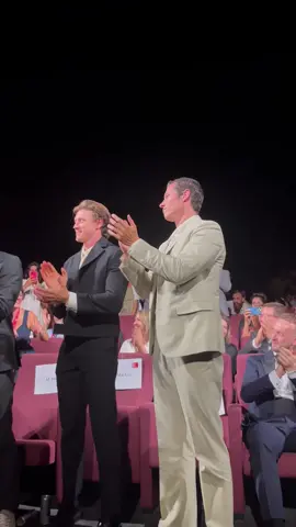 Standing ovation per la prima di Rose of Nevada al Festival di Venezia con Callum Turner e Georg MacKay  #callumturner #venezia #venicefilmfestival #georgemackay 