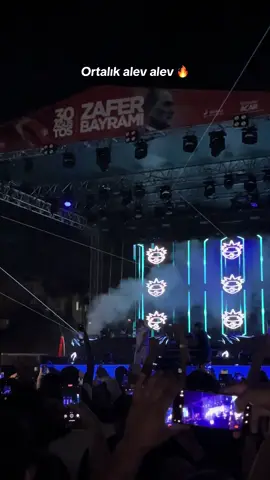 Sefo işini biliyor #konser #keşfet #sefo #yerindedur #izmir 