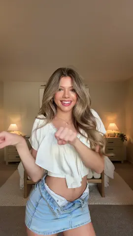 Katseye or Sydney Sweeney👖