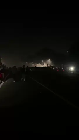 info hari ini malam ini juga di jalan palmerah jakarta selatan tolong pada teman teman hati hati iya bakal ada penembakan masal polisi udah pada nyamar satu satu udah pada di tangkap sekian info hari ini. 