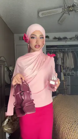 Full fit details for @Kali Uchis concert #OOTD #kaliuchis #foryou  Favorite scent @Diorbeauty 