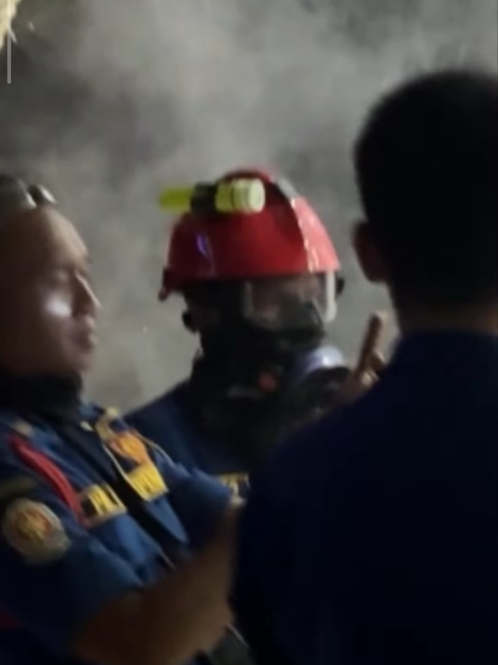 Damkar Koja di tembaki gas air mata, belum diketahui info lanjut dari pihak wartawan.  #fyp #demokrasi #damkarkoja 