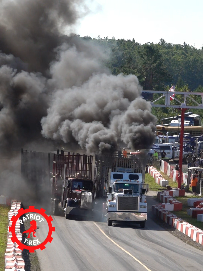 Mike Sturgil's needle nose Kenworth crashes into the trailer of Tyson Brandt! #fyp #racing #truck #crash 