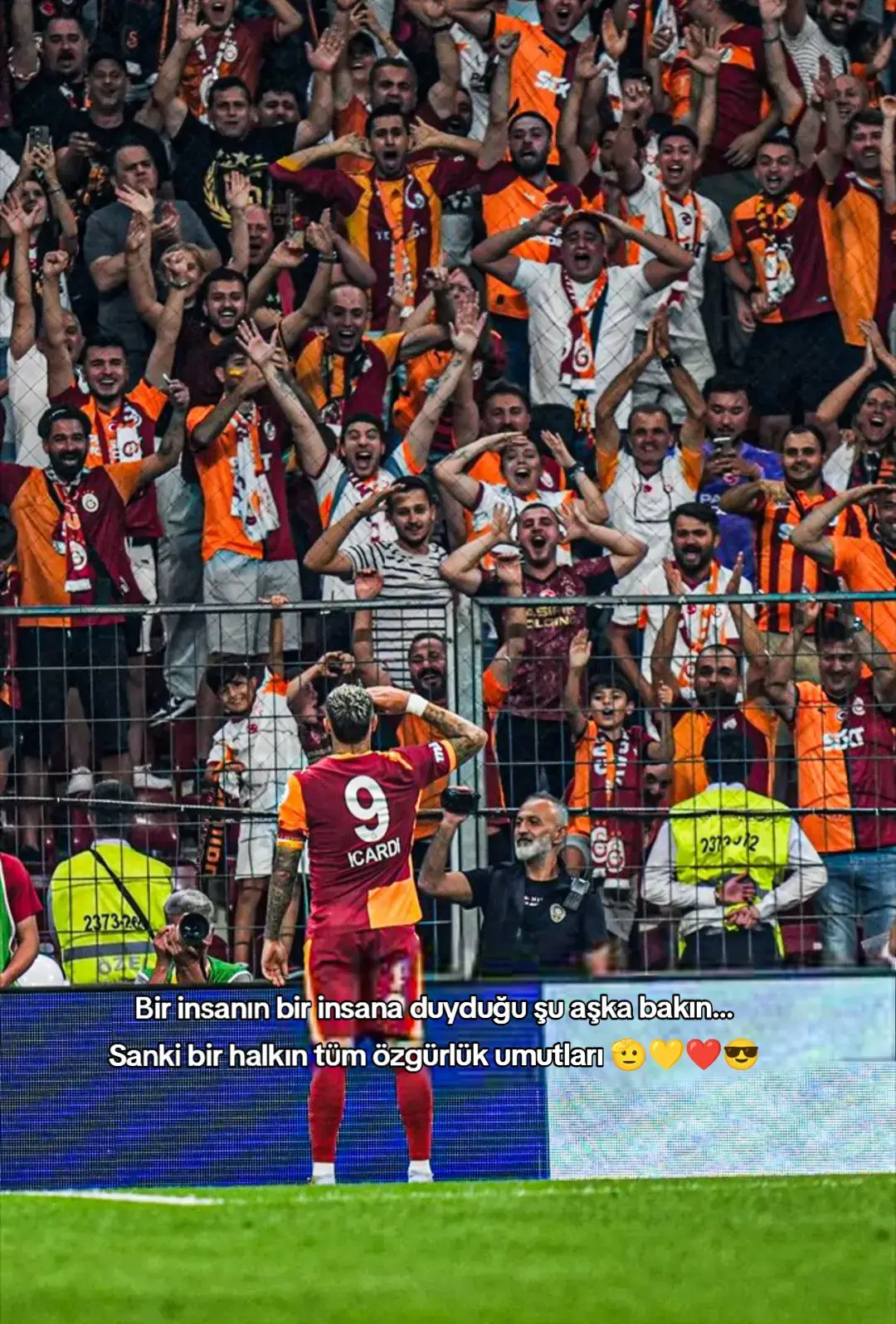 🫡💛❤️🔥Bir insanın bir insana duyduğu şu aşka bakın…#icardi🇦🇷⚡  Sanki bir halkın tüm özgürlük umutları