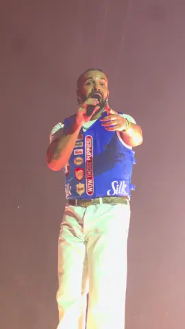 POV you watched Drake perform in Italy for the first time and had floor tickets 😮 #$$$4U #Day1 #Milan#$exy$ong$ongs4U#@champagnepapi 
