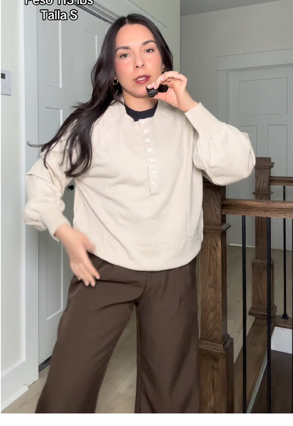 Sweater beige básico de otoño en color cream #sweater #sweaterweather #sweaterseason #fallfashion #falloutfits 