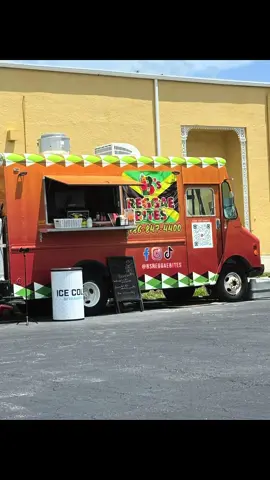 Are you in marathon Florida? Go check out @B's Reggae Bites   #jamaican #foodtruck #floridakeys #goodfood 
