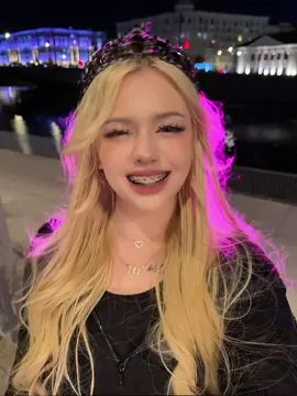 🫢😬
