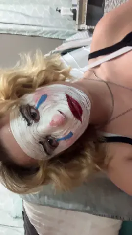 String faceee#coolmakeup #yarnmakeup #kindacreepy #fyp #plsdontflop 