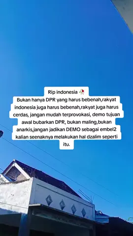 Aksi rakyat yang Demo ke gedung DPR, sekarang merambah menjarah rumah2 anggota DPR dengan mengambil semua harta2 mereka, maaf kalian tahu tindakan kalian itu salah , SALAH BESAR, kenapa kalian berfikiran itu milik kalian, uang dari kalian, ayo rakyat juga harus ikut bebenah lagi, kalian kalau tidak mau diatur,mudah terprovokasi,anarkis, bagaimana pemerintahan mau maju ?, kalau kalian saja memiliki sifat maling, kalian masih ingin bebas tanpa ada aturan2 dari pemerintahan kan ? kalian masih mau jdol,mras,mmbnuh,maling, tanpa ada hukuman, kalian ingin pemerintahan harus bersama rakyat dan untuk rakyat, tapi kalian sendiri yang membuat pemerintah enggan membantu rakyat2 seperti kalian, kalau ada yang komen aku buzzer dll. hemmmm sudah dipastikan siapa disini yang bobrok pemikirannya. kalian rakyat bener2 harus diganti !!! saya tahu DPR yang salah semua Salah, tapi kalian tahu provokasi itu ada dimana2 loh.  #ripmasyarakatindonesia #masyarkatindonesia #harusbebenah #indonesiaminimliterasi.