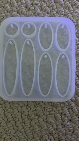 Take this as your sign to make resin charms with stickers with your kiddo (or heck even for you). Such an easy, fun and creative activity. Stickers are cheaper than charms with so many more options and you can make resin charms for earrings, bracelets and more! Kept us both entertained for over an hour. 🥰 #resin #jewlerymaking #earrings #jewlery #kidactivity 