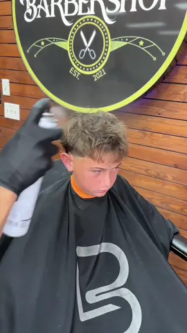 Texturizing 🔥 #taperfade #barberstyle #barbershop #paratii #barberlife 