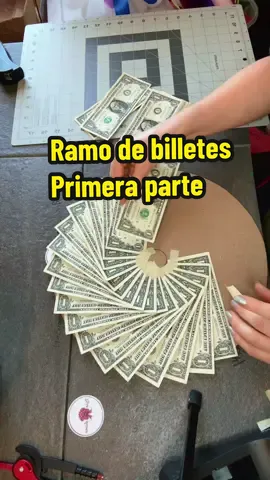 Ramo de billetes,Primera parte💐🗣️ 👇  Recuerda que en mi contenido,siempre encontrarás muchas  ideas ,para hacer con más facilidad tus hermosos Ramos 😘💐🌺💐#tutorial #ideas #craft #ribbonflowers #creacionesartesanales 