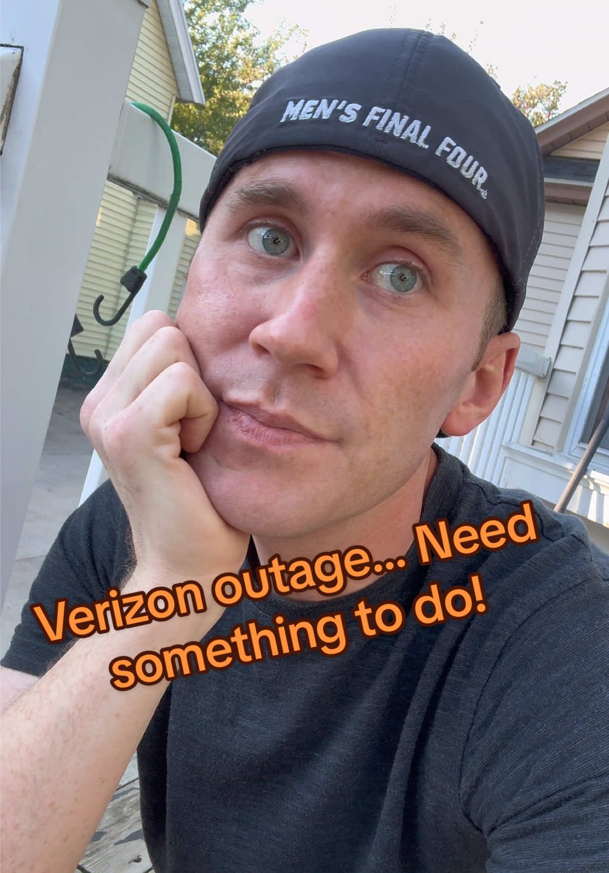 Phone is in SOS mode because of a failed Verizon update… Thankfully I live in a college town, I found something to do while I wait for my service to be restored. 😈 #verizon #millennial #MomsofTikTok #fail #college 
