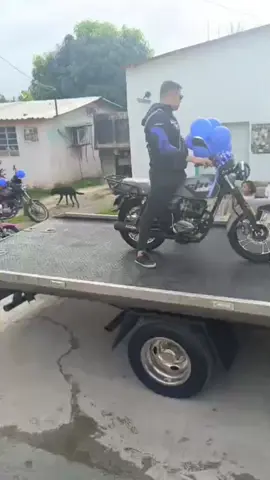 haciendo entrega de la primera moto de, MiguelRifa participa y gana no te quede sin la tuya..#fyp #viral #paratiiiiiiiiiiiiiiiiiiiiiiiiiiiiiii 