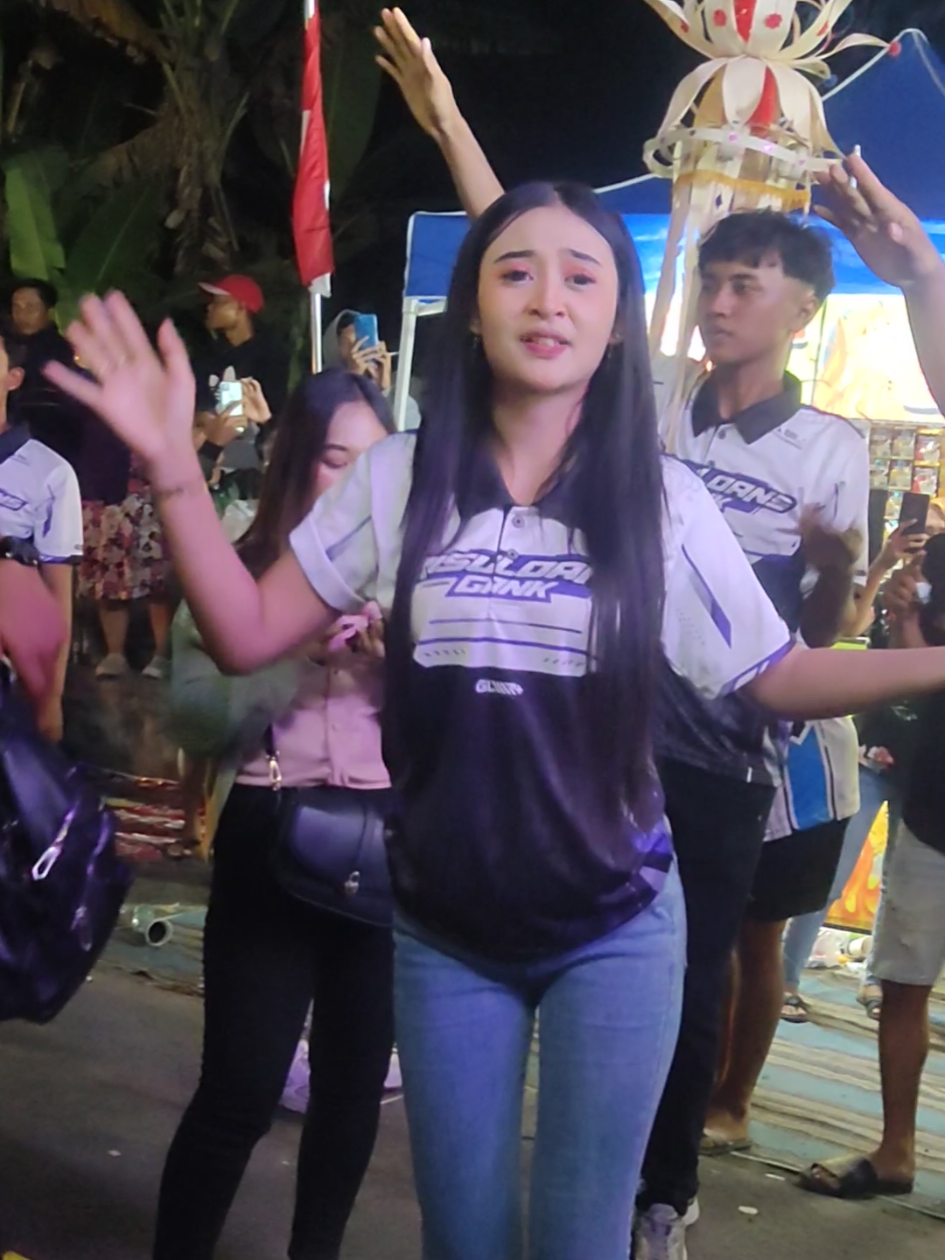 Funkot asyik🤙🙌🙌            @𝙉𝙊𝙉𝙄𝙄             #fyp #noni #dancer #karnaval #trending 