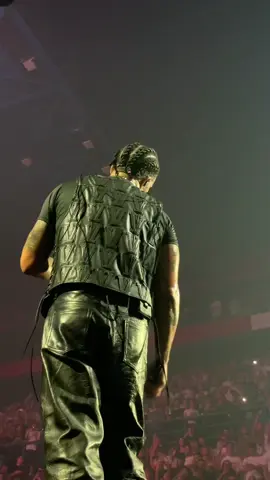 Still processing this…. 🤪🤯 #Drake #Milano #Italy #Nokia #Fyp