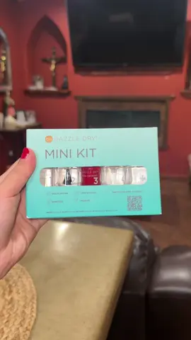 They definitely last long and do dry SUPER FAST! That’s the best part. #minikit #nailkit 