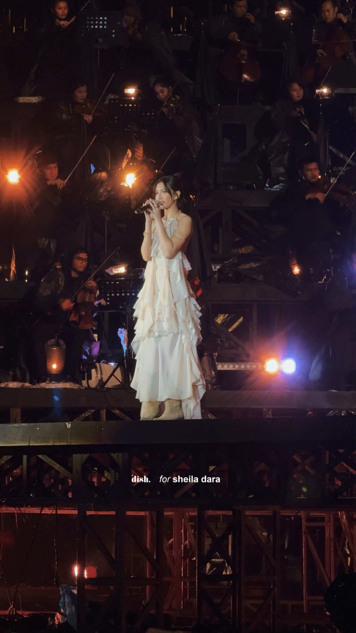 250830 FORESTRA  Terbuang Dalam Waktu Erwin Gutawa Orchestra ft. Sheila Dara @Sil 🫶🏻✨ #SheilaDara #Forestra2025 #TerbuangDalamWaktu