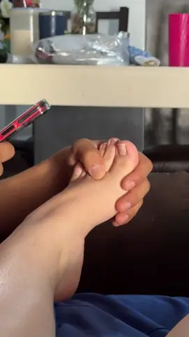 Mi marido hace que resalte mi bello color de piel 😍