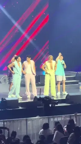 Kydon in the house! With Robi, Darren and Edward on their boxers. 😆😆 #ASAPEngland #kyleecharri @Kyle Echarri @Donny Pangilinan 