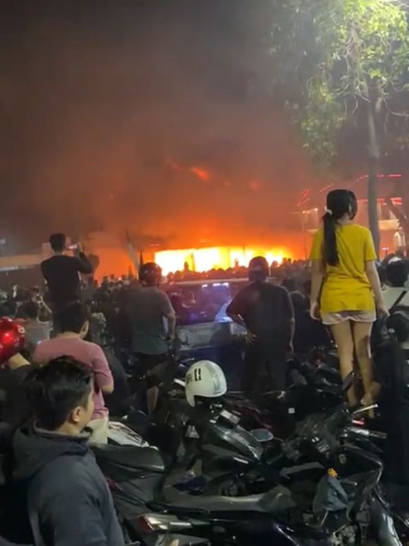 Ripdemokrasiindonesia🥀 #demosurabaya #ripdemokrasiindonesia #bubarkandpr 