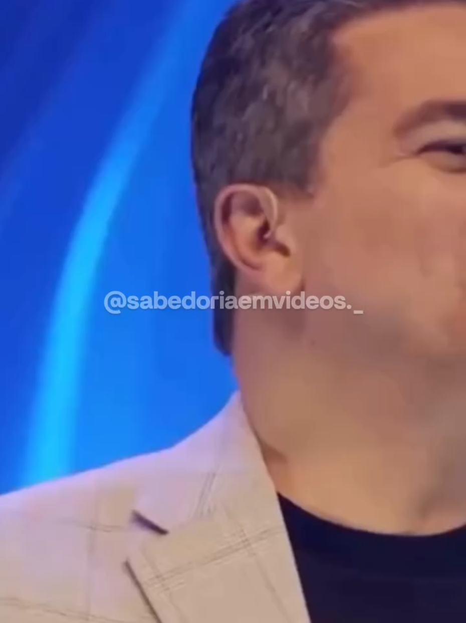 Às vezes, tudo o que parece parado ou sem saída está apenas sendo preparado por Deus para um grande recomeço. Ele não precisa de semanas ou meses — em um único dia, ele muda destinos, cura feridas, abre portas que ninguém pode fechar e te leva para um lugar que você nem imaginava alcançar. O que hoje te preocupa, amanhã pode ser testemunho. Confie no tempo dele, porque quando Deus age, é de repente… e tudo muda. créditos: @Flavio Valvassoura  #confieemdeus  #féemdeussempre  #reflexão 