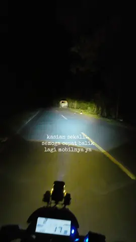 ketika jalan malam, ada pemandangan yang tidak biasa.. kasihan.. semoga cepat kembali mobilnya biar bisa cari rezeki lagi. #nttpride🏝🔥 #manggarai_flores_ntt 