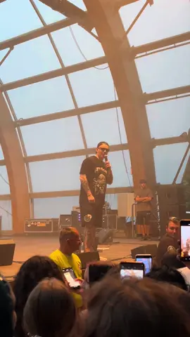 @Słoń  I tak pokazał haha #koncert #słoń #BDF #braindeadfamilia #koniecwakacji #ostrowiecświętokrzyski #Viral #DC #goviral #fyp 