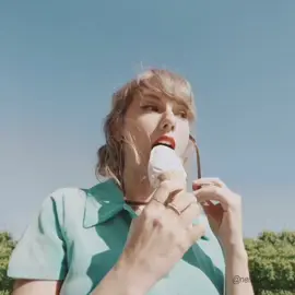 you are in love, true love #lyricsvideo #wlw #wuhluhwuh #sapphic #taylorswift #1989 #youareinlove 