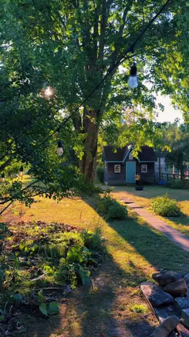 Happy Labor Day Weekend 🇺🇸 #slowweekend #labordayweekend #laborday #Summer #family #rural #smalltown #ohio #victorianhouse 