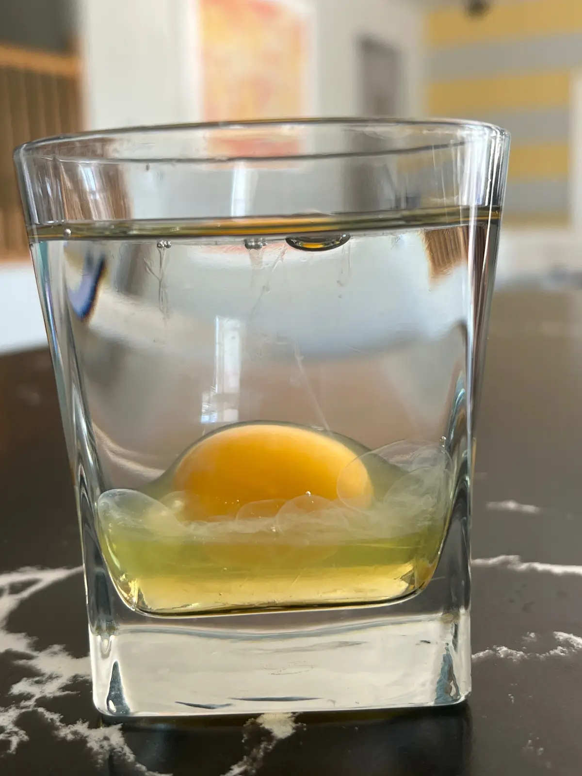 Habrá alguien que sepa leer los huevos después de una limpia? Será que me hicieron mal de ojo? 🧿