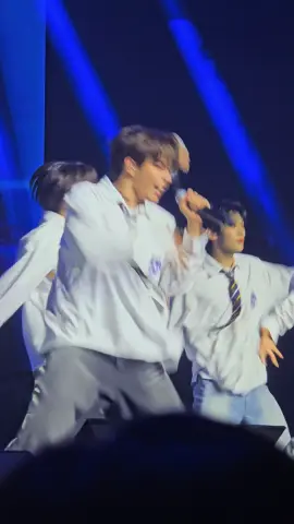 AHOF - Go Up Full Cover sorry sa sigaw guys as an a'tin sumaya na lang talaga ako. you can find sb19 videos on my profile too huhuhu. thanks ahof!! @AHOF  #RENDEZVOUS_in_Manila #AHOF #아홉 #sb19 #goup