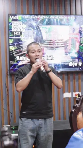 Dậy nghe nhạc thư giãn tí rồi ta đi dọn dẹp sau mưa bão thôi cả làng TikTok ơi. #Quyetblack #teamchauphi #quanglinhvlog 