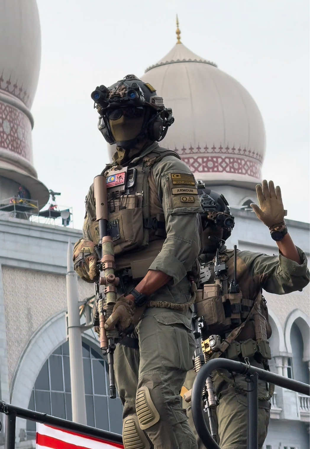 Di sebalik seragam biru ini, ada sumpah untuk menjaga keamanan Malaysia. 💙🇲🇾 Dirgahayu Malaysiaku. #Merdeka2025 #PDRM #HariKebangsaan #RaptaiMerdeka #DirgahayuMalaysia