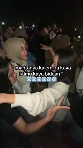 konser seasik ini tapi kamu milih njegidek??😭😭#4u #xyzabc 