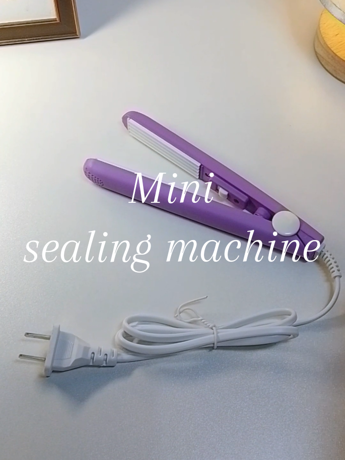 No, this is not a hair straightener. #portableminiheatsealingmachine #sealingmachine #portable #plugandplay #creatorsearchinsights 