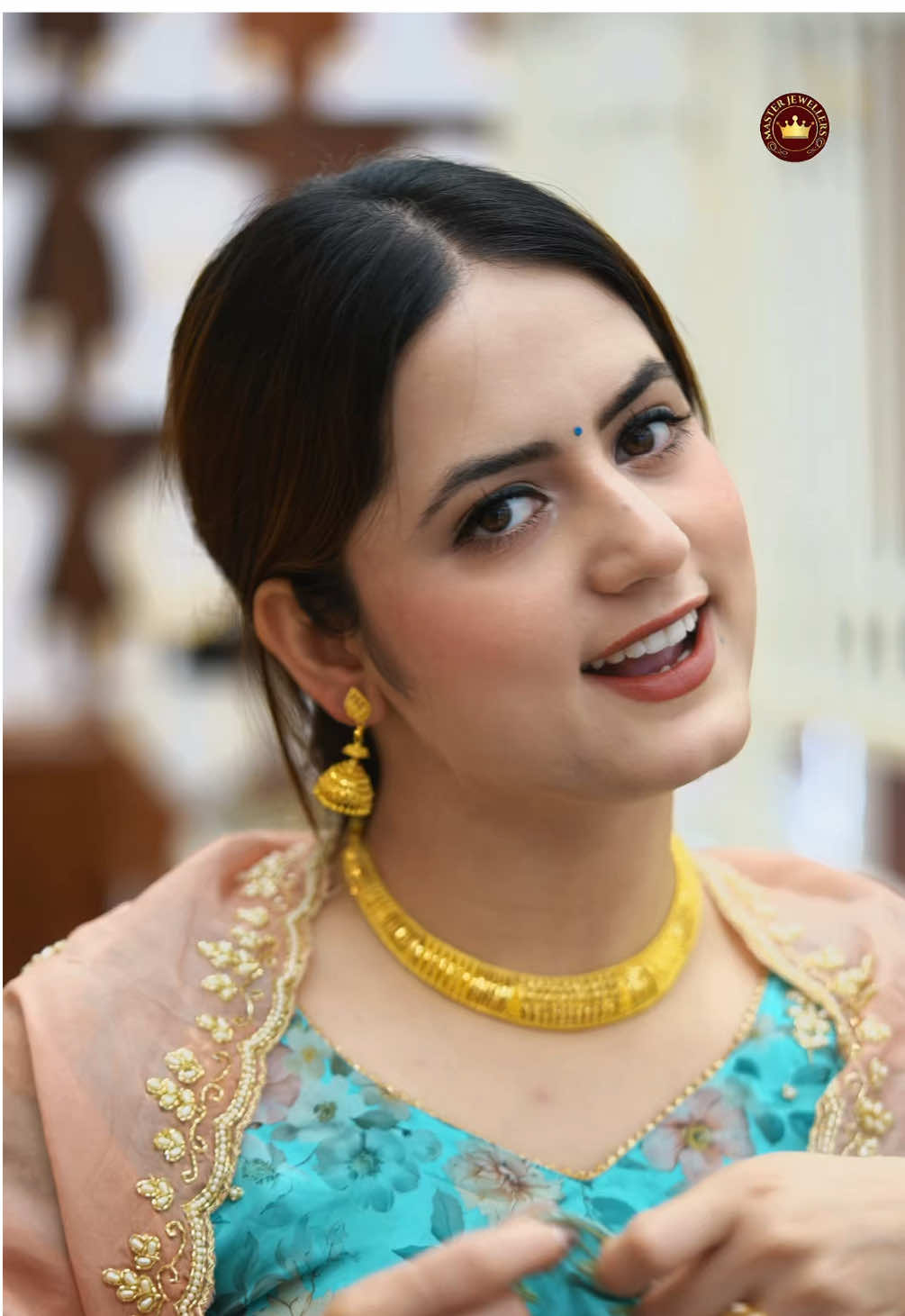 Master Jewellers is The Best Indian Gold & Diamond Jewellery Store in Brampton. We specialize in 22 karat gold bridal and daily wear jewellery. We have wide variety of diamond jewellery with natural stones such rings, tops, earrings & necklaces. For more information, please contact us or visit us in store. 📞 +1 (905) 906-2424 📍51 Mountainash Road, Unit 4, Brampton, Ontario, Canada (L6R 1W4) 📧 info@masterjewellers.ca 📱www.masterjewellers.ca #masterjewellers #goldjewellerystore #tiktokbrampton #chains #gold 
