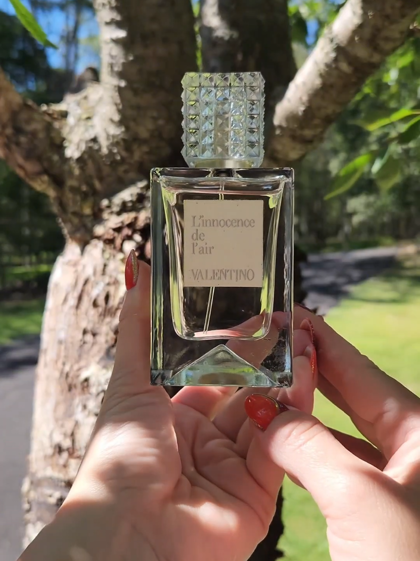 I have quite a few @Valentino.Beauty parfums in my collection, but L'Innocence De L’Air from the Anatomy of Dreams line feels especially close to my heart. It’s one of those scents that instantly strikes me as elegant, timeless, and effortlessly beautiful. 🌹✨ The fragrance opens with the brightness of Italian Green Mandarin, softened by the herbal touch of Angelica Seeds making it fresh, sparkling, and uplifting. But what truly makes it magical is how quickly it blooms into the heart: a breathtaking blend of Rose Centifolia and Rose Damascena, mingling together like layers of delicate petals. The rose feels airy and luminous, never heavy, perfectly balanced with the soft muskiness of Ambrette. As it settles, the base of Musks and Suedera creates this smooth, almost suede-like finish that wraps the rose in warmth without taking away its freshness. The result is a fragrance that feels both modern and classic. For me, this is more than just a rose perfume. It is a fresh floral rose with an airy sophistication, something that feels graceful and uplifting every time I wear it. Truly my most favorite from Valentino Beauty so far. #ValentinoBeauty #AnatomyOfDreams #GiftedByValentinoBeauty #LInnocenceDeLAir #hautecoutureperfumecollection