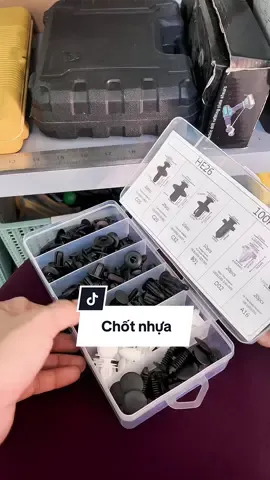 Bộ 100 chốt và vít nở nhựa cho các loại ô tô khá tiện lợi. #chotnhuaoto #chotnonhuaoto 