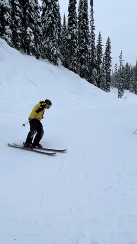 Revelstoke 😘 #s#skiingtiktokre#revlstokek#skiingclipse#revelstokebce#revelstokebikepark