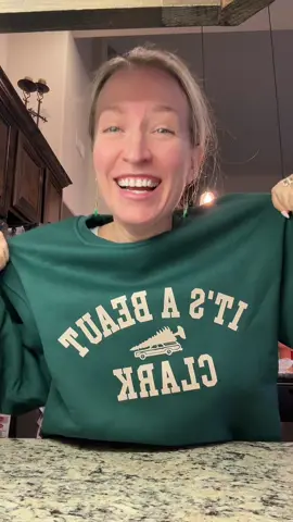#christmasvacation #christmassweatshirt #itsabeautclark #tiktokshopblackfriday 