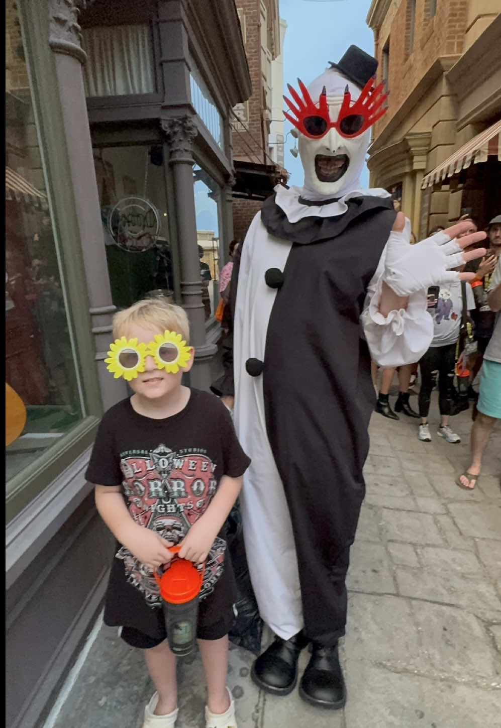 Art is a silly little guy! #art #terrifier #arttheclown #clowncafe #halloweenhorrornights 
