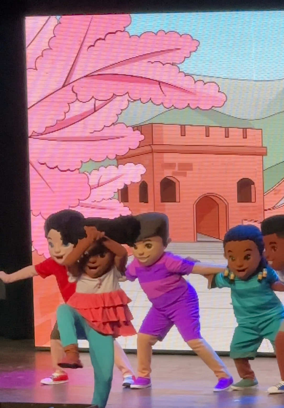 spend the day with me and the little ones! 🫶🏽  @Gracie's Corner concert was so lit! 🧡 #spendthedaywithme #dayinmylife #ebstyles #graciescorner #graciescornerlive #veggiedance 
