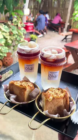 ฝนตกเราก็ยังเสริฟจ๊ะ ร้านเปิด 15.00-22.00(หยุดทุกวันพุธ)        👉พิกัดร้านอยู่เขากลม ต.หนองทะเล จ.กระบี่ (ร้านเล็กๆแบบบ้านในซอย)ยินดีให้บริการจ้า#หนมปังบังฟา #กินกับtiktok #ร้านนั่งชิลล์ #ร้านอร่อยกระบี่ 