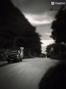 想来就来，想走就走。 不怨恶人，只责怪自己不好 