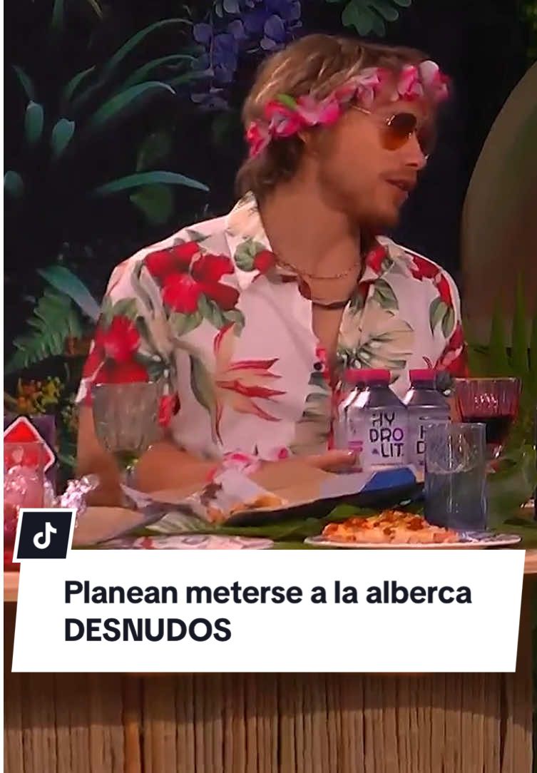 @Abel Saenz R.  y @Aldo T De Nigris  quieren meterse DESNUDOS a la alberca 😱🏊‍♂️ Si quieres ver el momento COMPLETO, suscríbete ya a @ViX y no te pierdas de nada con el 24/7 🔥 #LaCasaDeLosFamososMx disponible también en #LasEstrellas y #Canal5 #ElaineHaro 