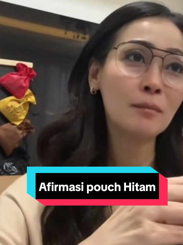 Afirmasi positif pouch warna hitam.  #afirmasi #pouch #manifesting #moneymagnet #lunashutang 